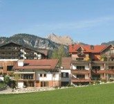 schwimmbad hotel aussenansicht