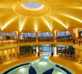 hotel-larimar-pool-innen11