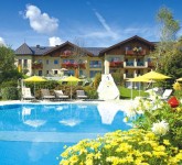 schwimmbad hotels und pool aussen
