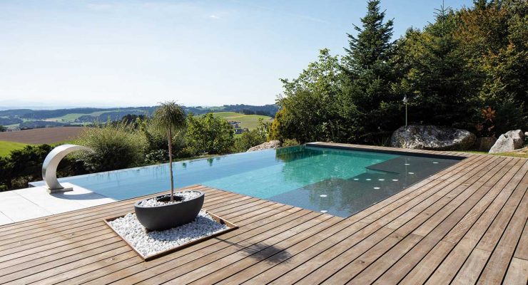 Familienglück im Happy-Pool